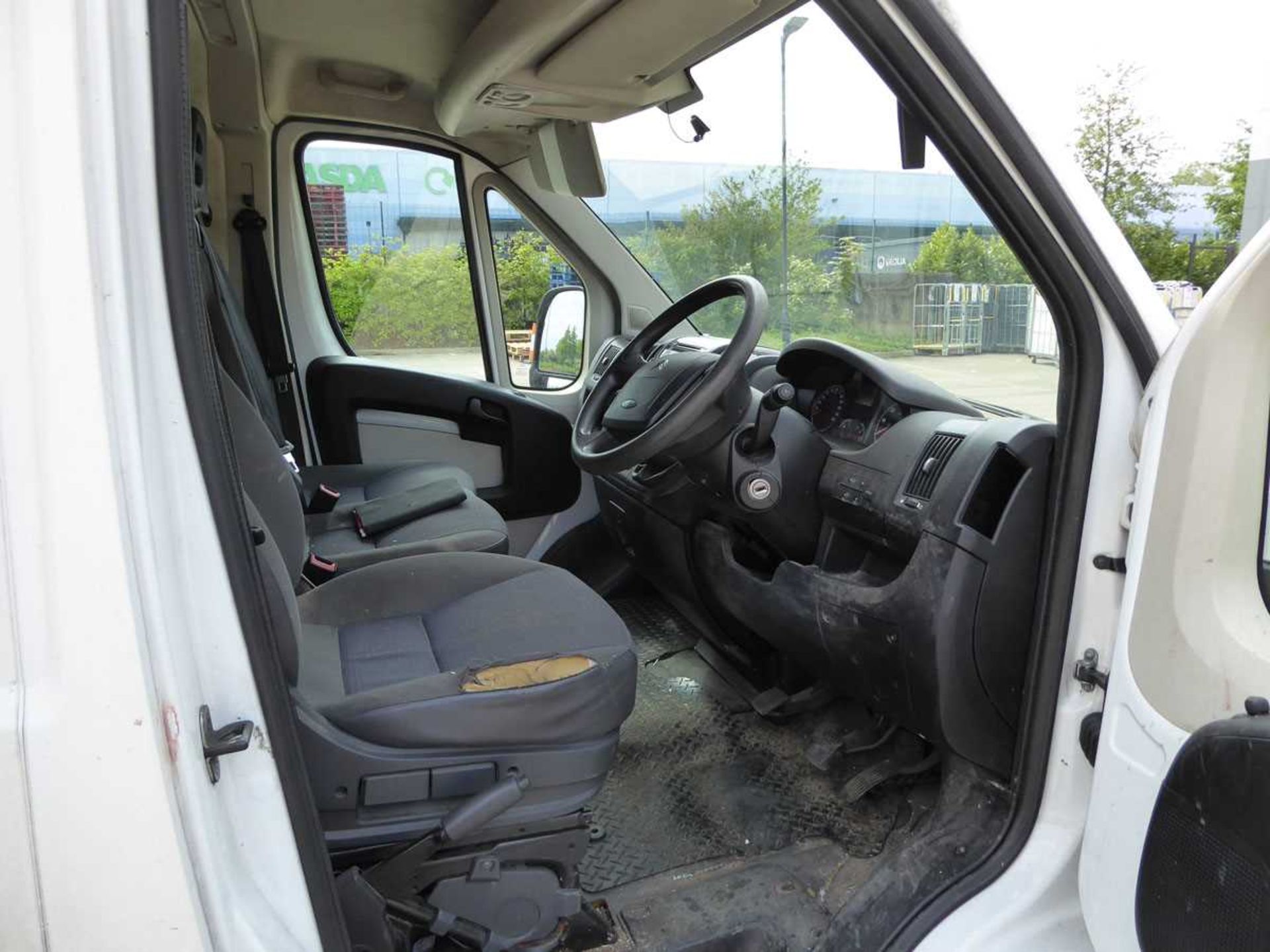 (YX61 YPF) 2011 Citroen Relay 35 L3H2 Enterprise Blue HDi panel van in white with frail, 2198cc - Image 12 of 15