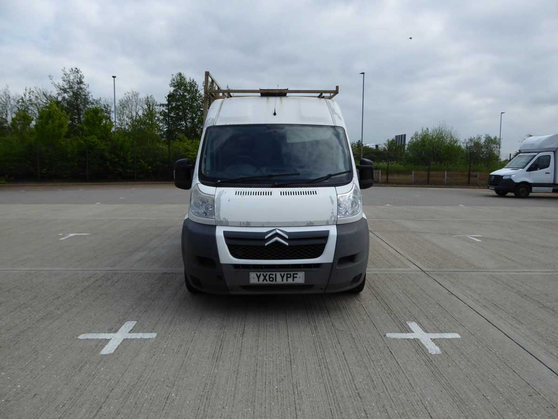 (YX61 YPF) 2011 Citroen Relay 35 L3H2 Enterprise Blue HDi panel van in white with frail, 2198cc - Image 2 of 15