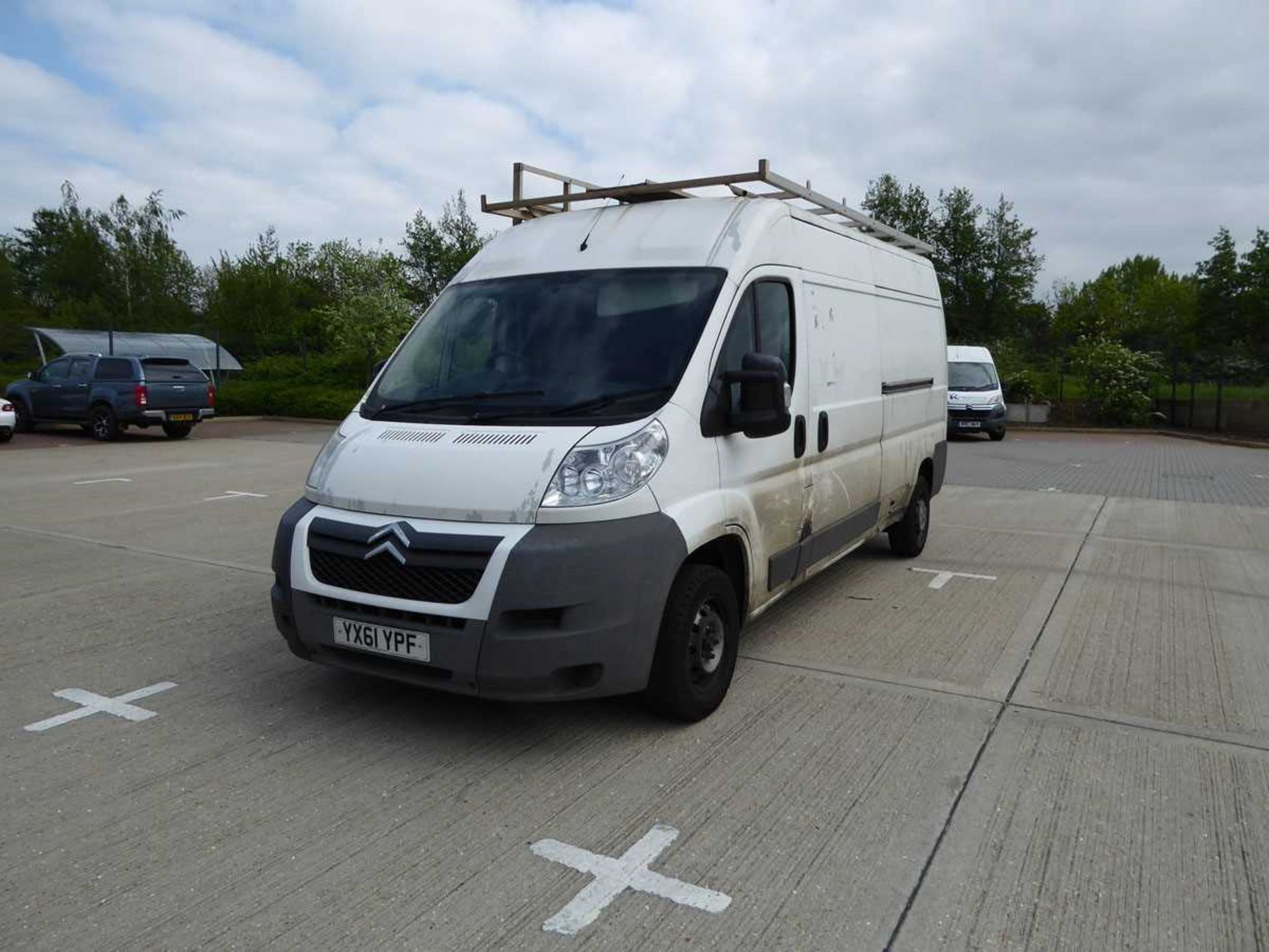 (YX61 YPF) 2011 Citroen Relay 35 L3H2 Enterprise Blue HDi panel van in white with frail, 2198cc - Image 3 of 15