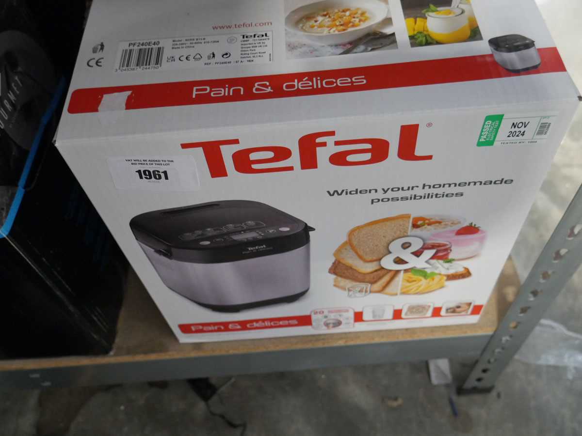 +VAT Boxed Tefal bread maker