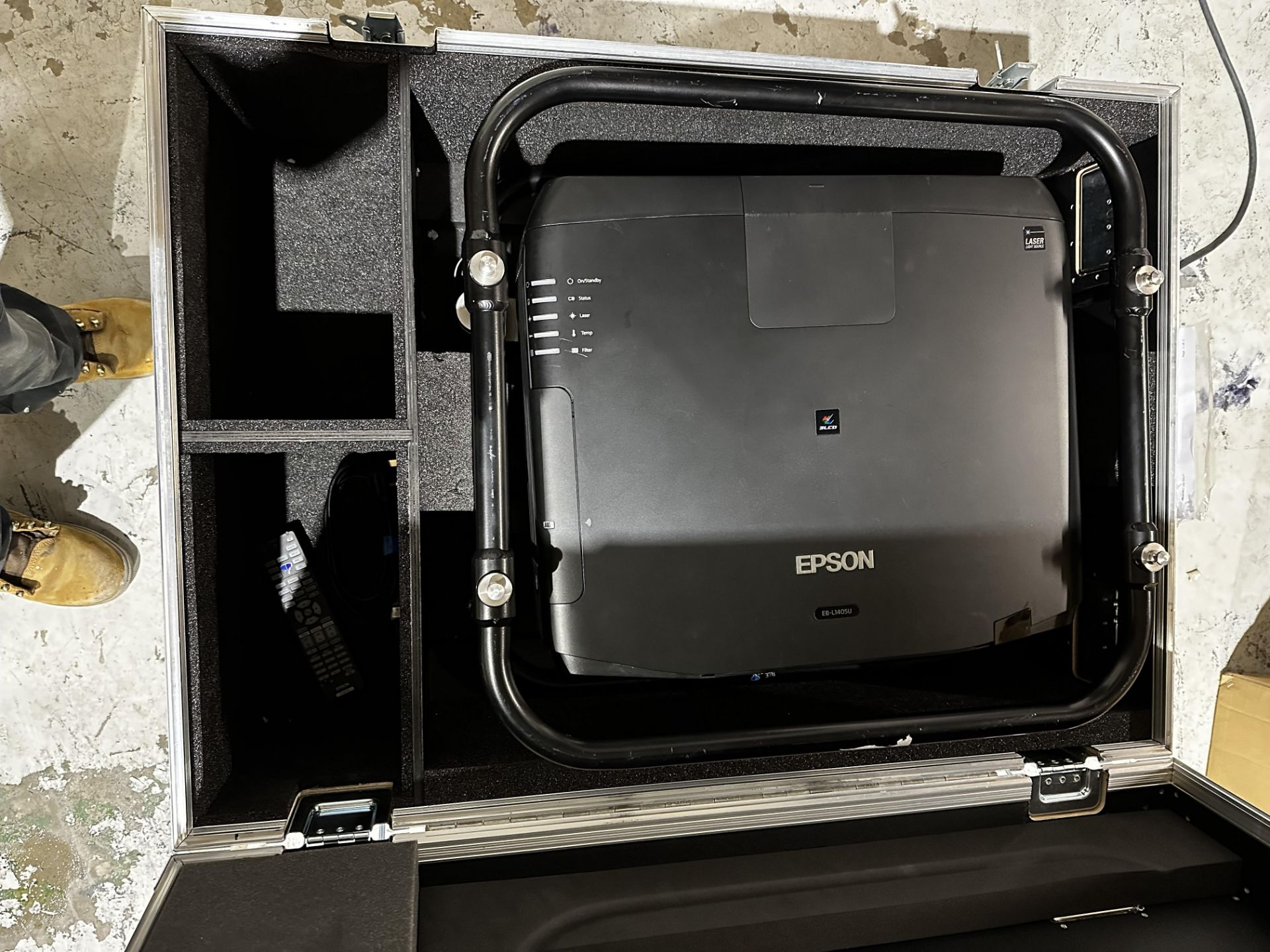 An Epson EB-L1405U 8000 Lumen Laser Projector Epson incl. ELP LM08 Lens (1.45-2.32), full working - Image 5 of 11