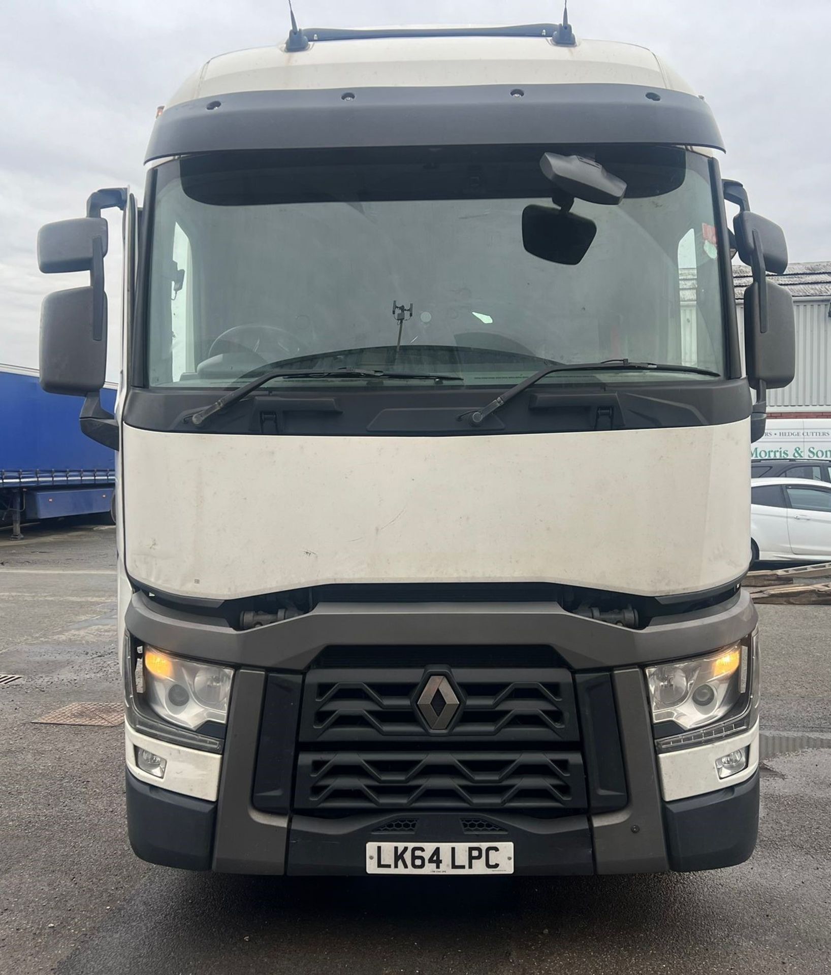 A Renault T430 4x2 Tractor Unit, Reg. No.LK64LPC, first registered 27/10/2014, indicated 761,760 km, - Image 3 of 9