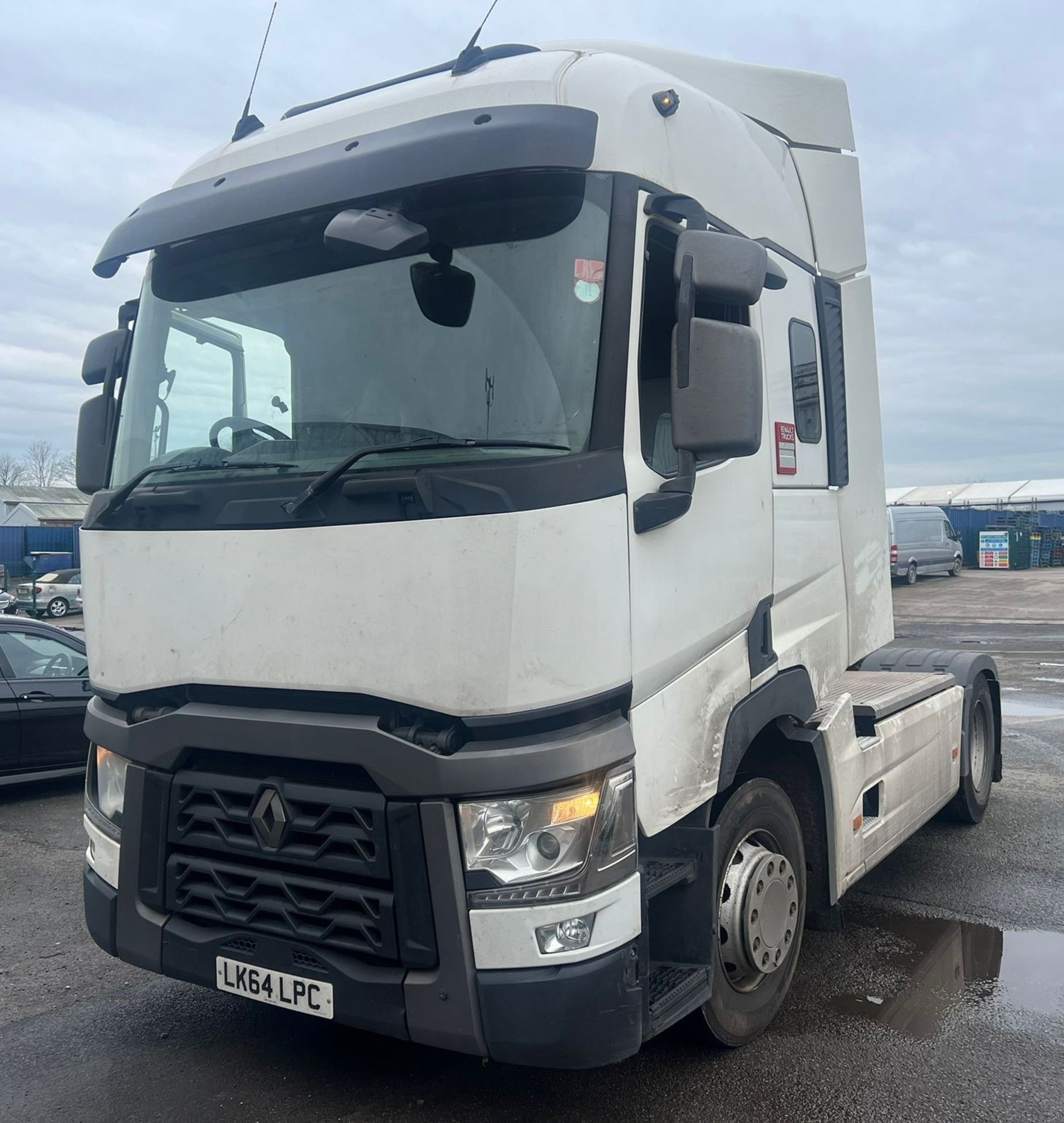 A Renault T430 4x2 Tractor Unit, Reg. No.LK64LPC, first registered 27/10/2014, indicated 761,760 km, - Image 2 of 9