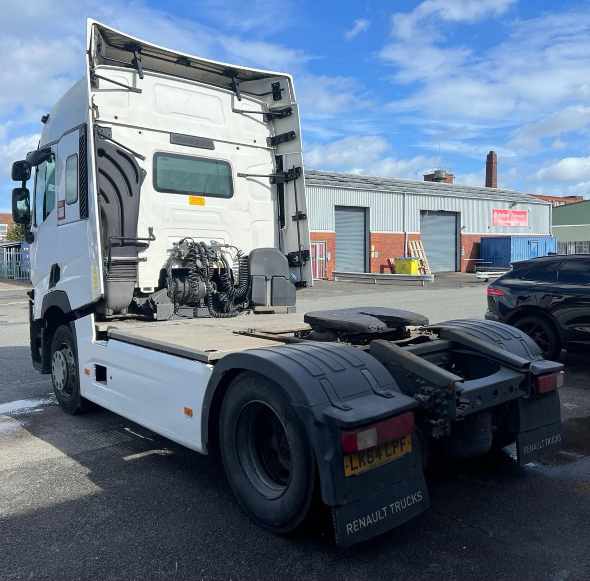 A Renault T430 4x2 Tractor Unit, Reg. No.LK64LPF, first registered 27/10/2014, indicated 640,629 km, - Image 5 of 13