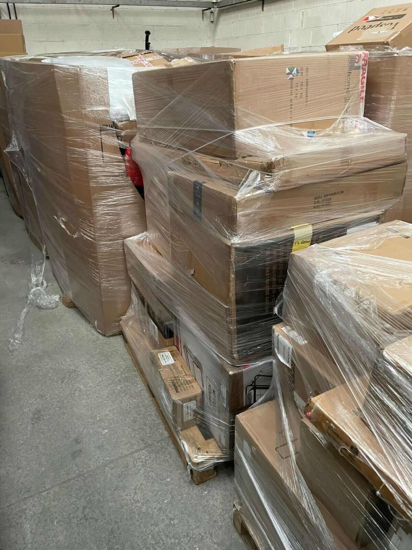 12 Pallets of Mixed Returns - Electronics, Home and Garden - Image 2 of 4