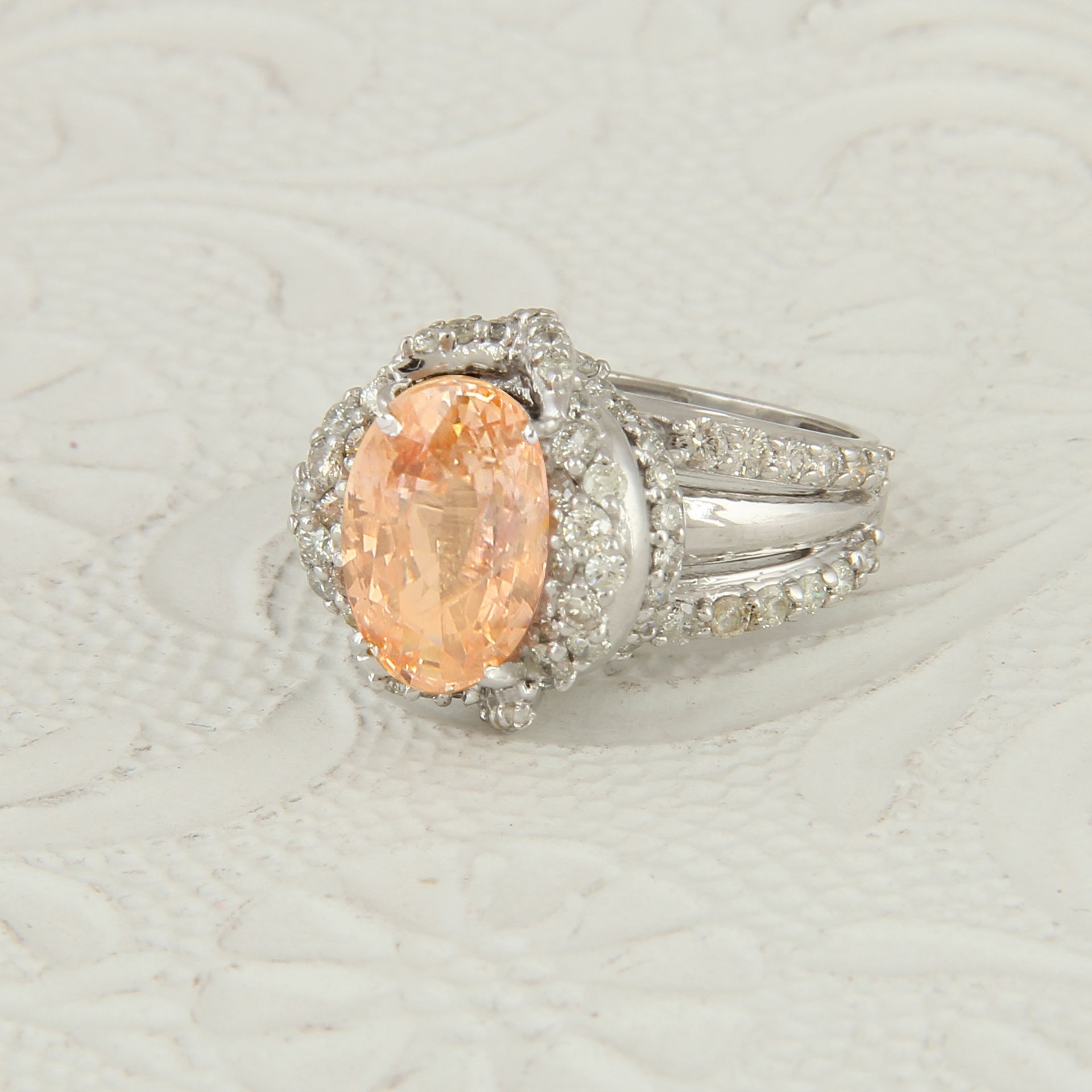 14 K Very Exclusive Designer White Gold Padparadscha Sapphire (GRS certified) and Diamond Ring - Image 3 of 11
