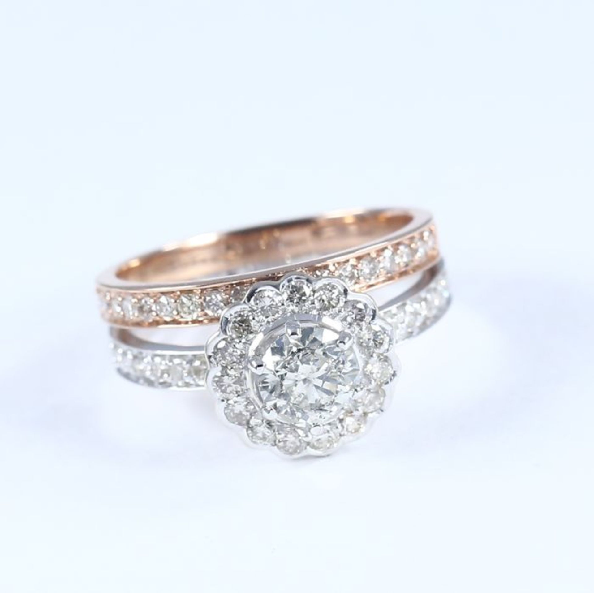 18 K/ 750 - Set of 2 Rings with Solitaire Diamond & Side Diamonds - Image 2 of 5