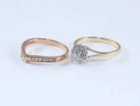 18 K / 750 Set of 2 Diamond Rings with Side Diamonds