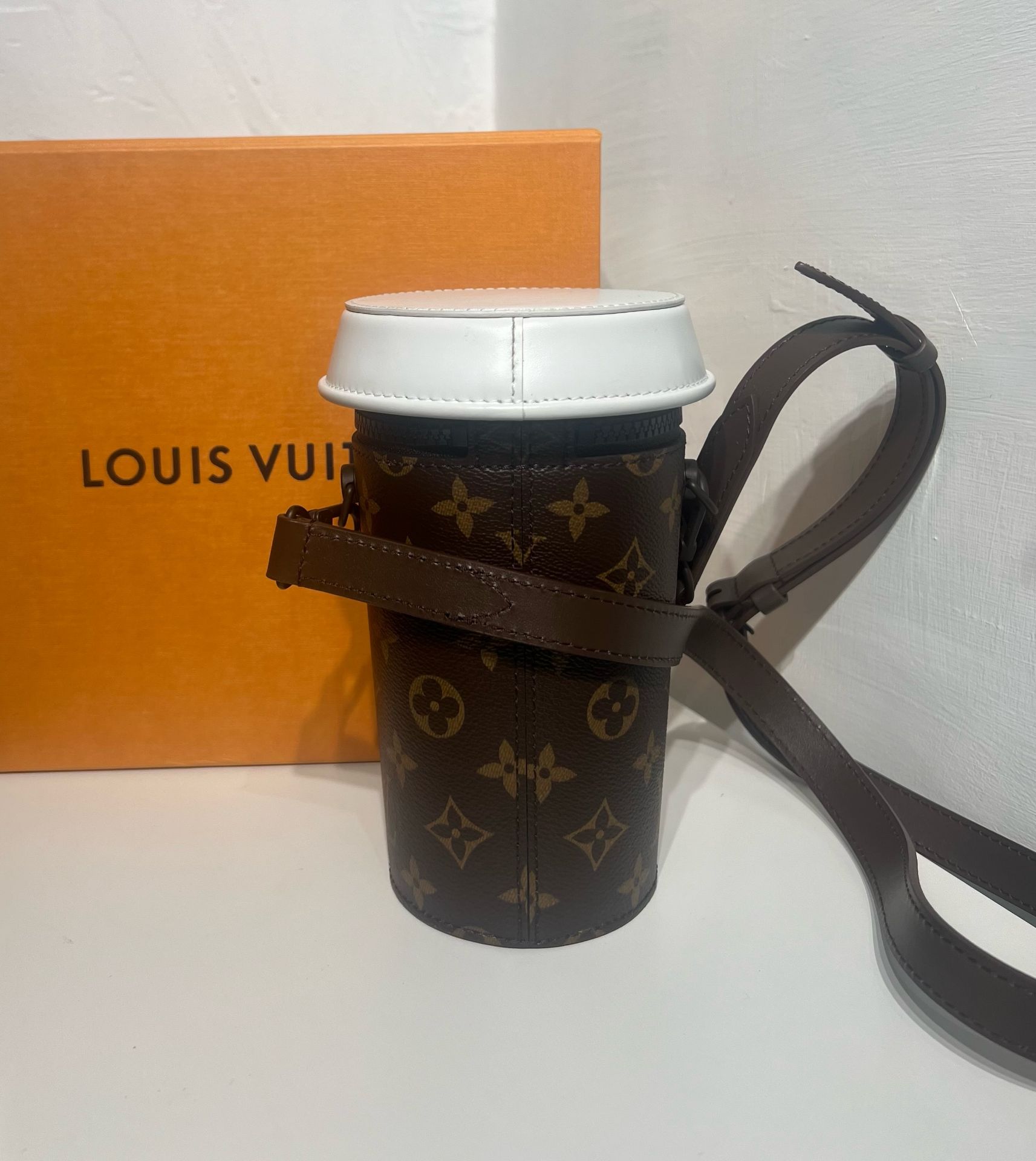 Rare collectable Louis Vuitton Coffee Cup Bag - Image 4 of 7