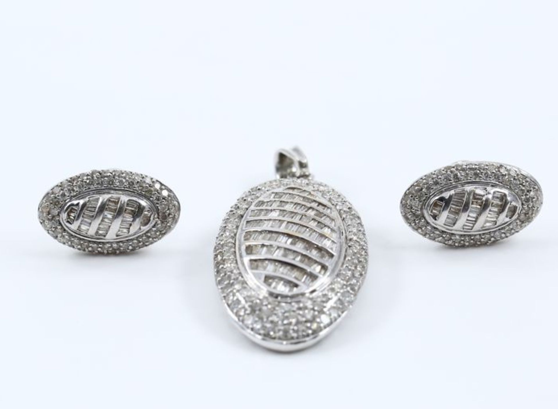 IGI Certified 14 K/585 White Gold Diamond Pendant Necklace with Matching Diamond Earrings - Image 10 of 10