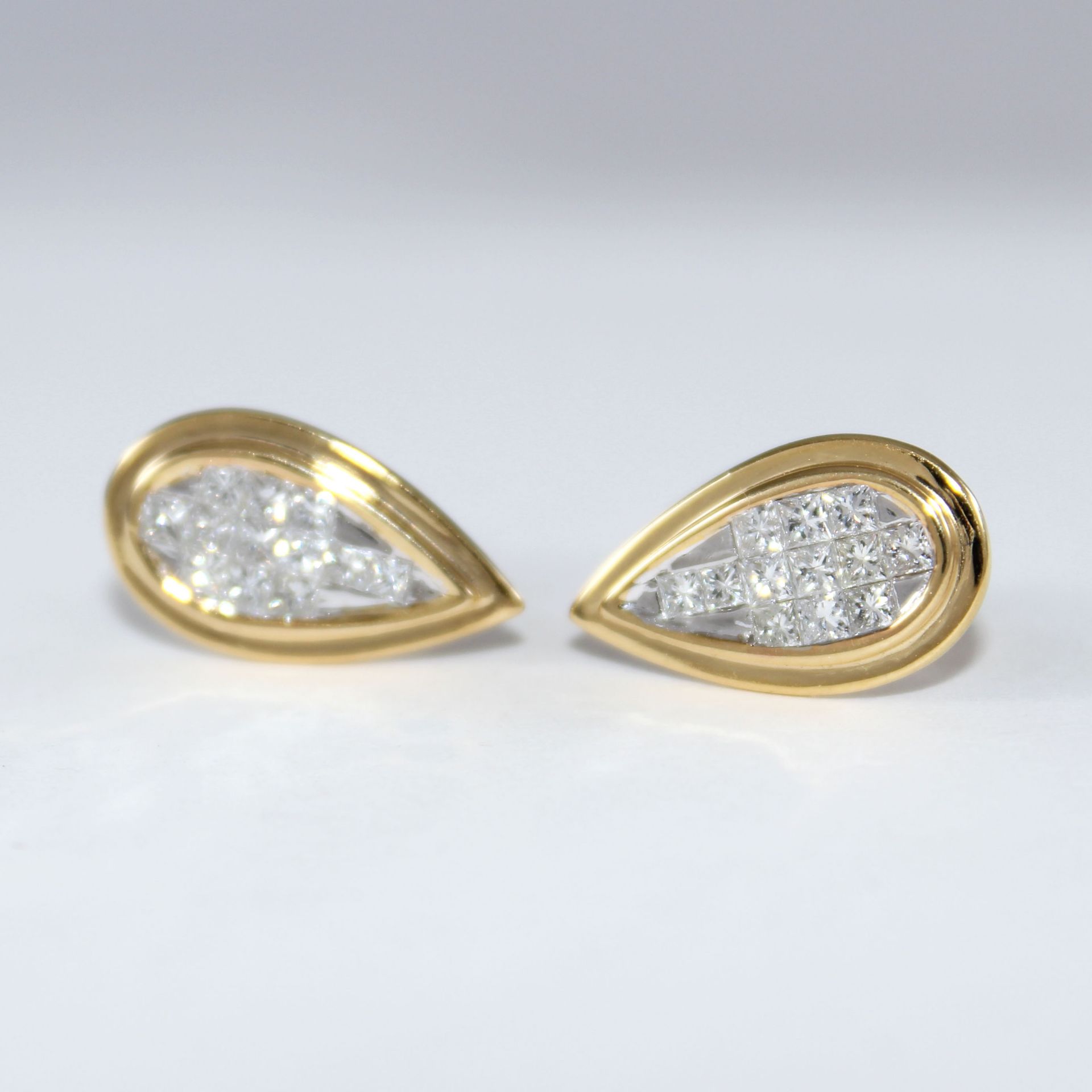 IGI Certified 14 K / 585 Yellow Gold Diamond Earring Studs - Image 4 of 6