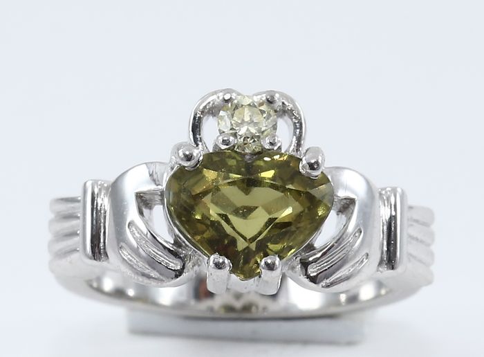 14 K / 585 White Gold Rare Alexandrite ( IGI Certified ) and Diamond Ring - Image 7 of 7