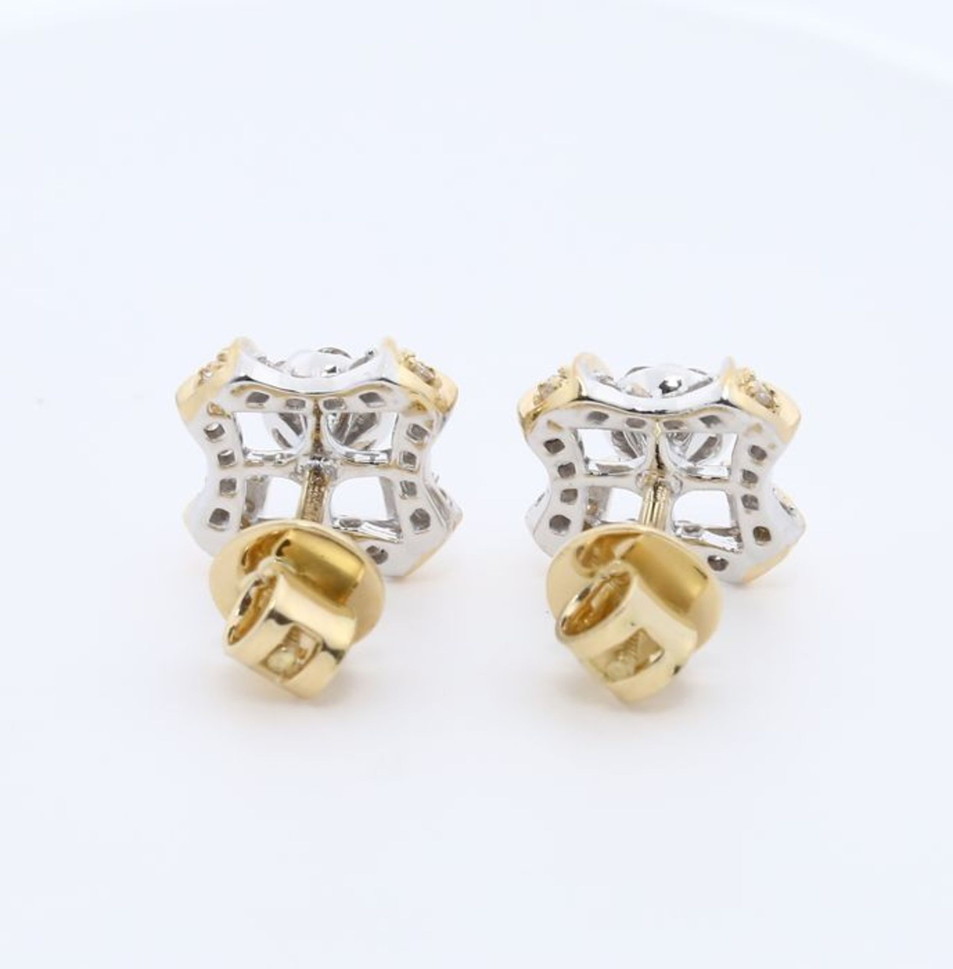 IGI Certified 18 K /750 Yellow Gold and Diamond Earrings - Image 8 of 8