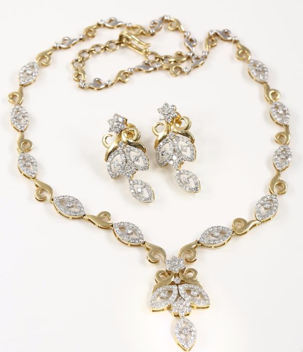 IGI Certified 14 K / 585 Yellow Gold Diamond Necklace with Matching Diamond Earrings - Image 4 of 6