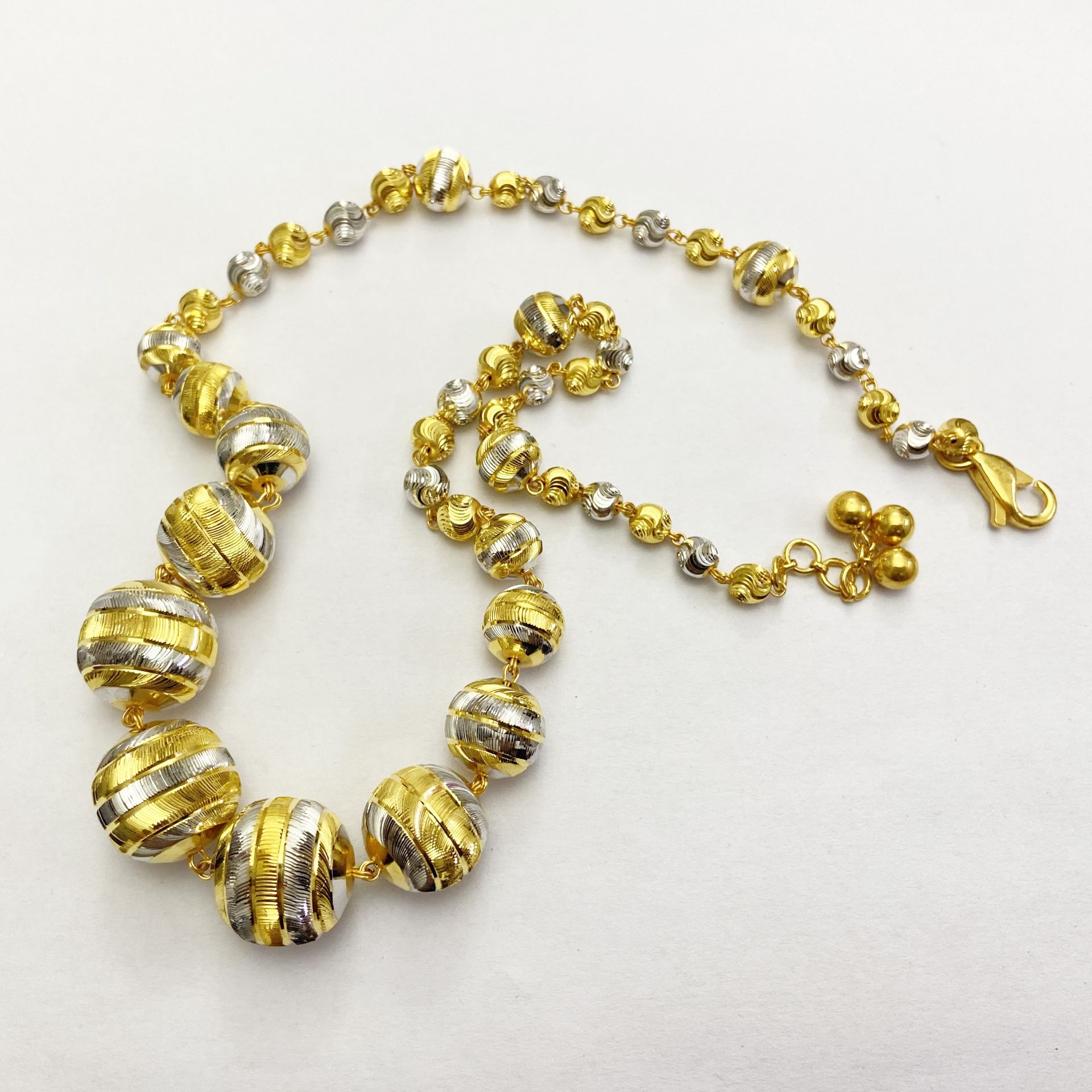 18 K / 750 Hallmarked Yellow and White Gold Chain Necklace - Image 3 of 3