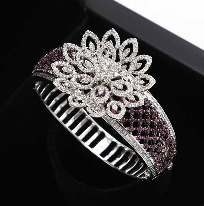 IGI Certified 14 K / 585 White Gold Designer Bracelet with Diamonds and Rubies - Image 5 of 6