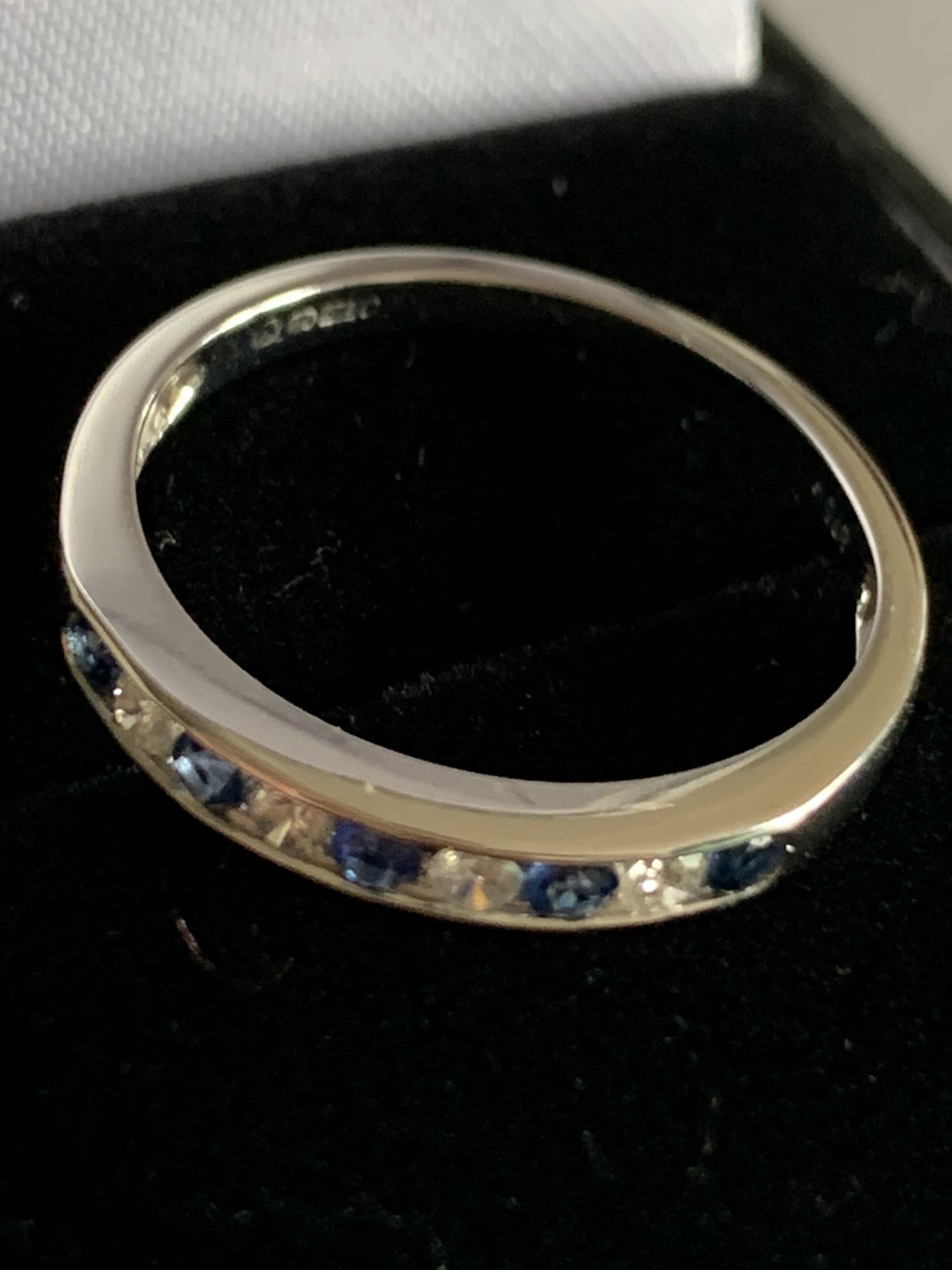 9ct White Gold Channel Set Semi Eternity Diamond & Sapphire Ring 0.12 - Image 4 of 10