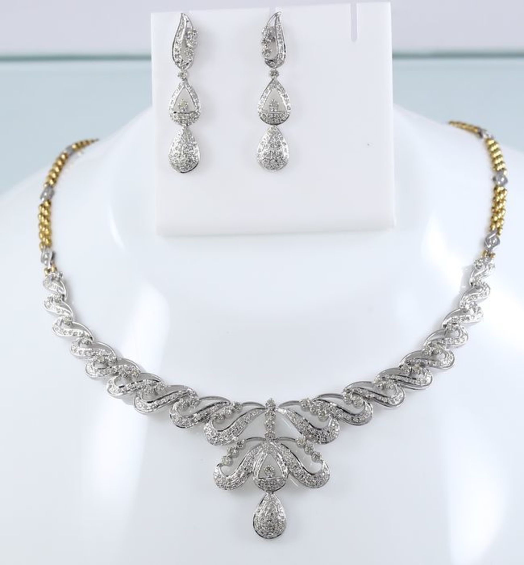 IGI Certified 14 K Diamond Necklace with Matching Diamond Earrings - Image 8 of 12