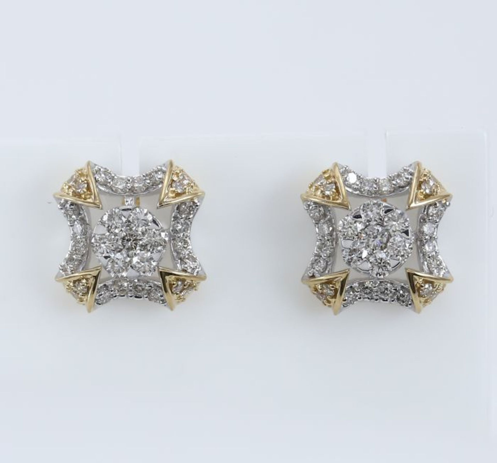 IGI Certified 18 K /750 Yellow Gold and Diamond Earrings - Image 5 of 8