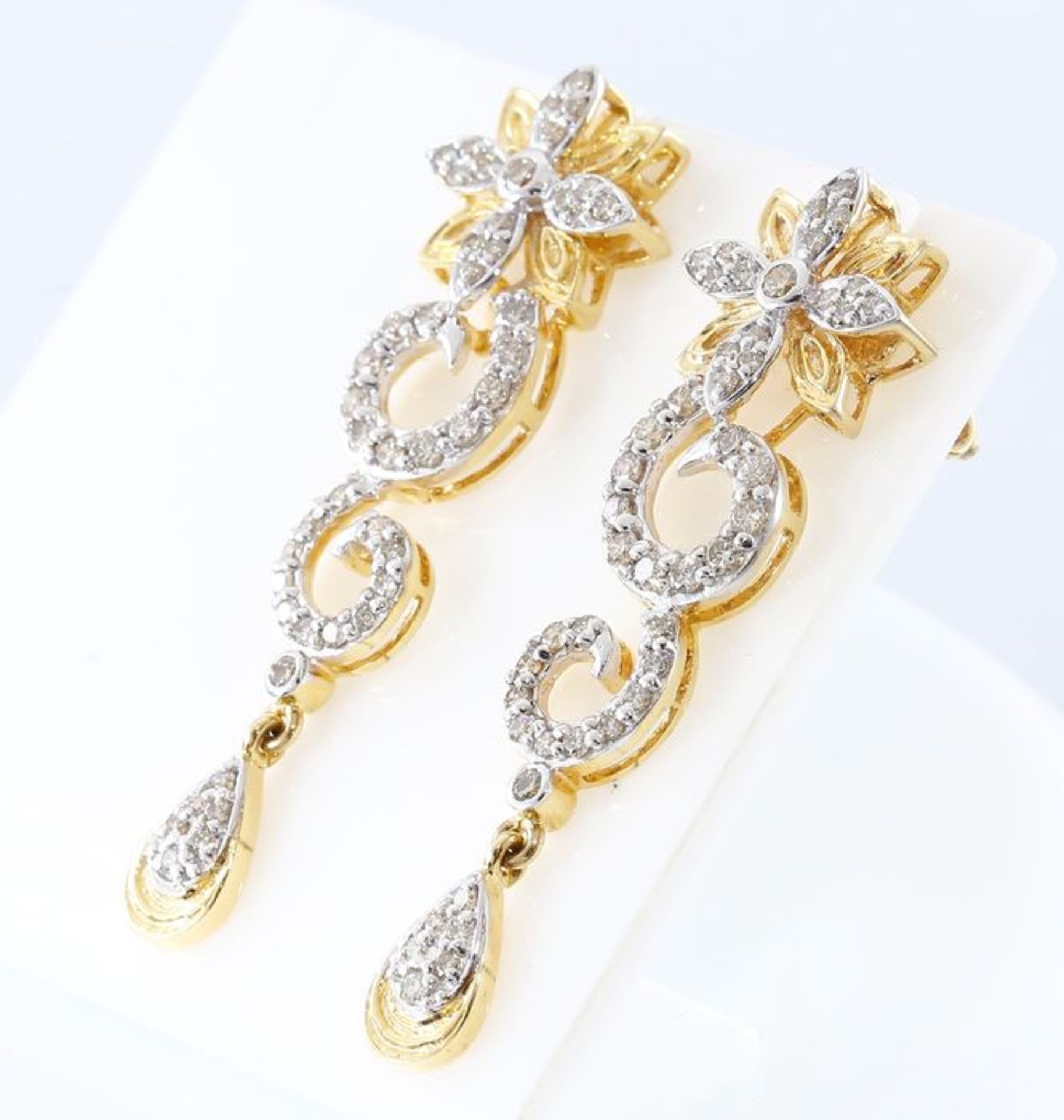 IGI Certified 14 K / 585 Yellow Gold Diamond Necklace with Matching Chandelier Earrings - Image 7 of 8