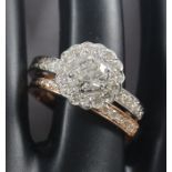 18 K/ 750 - Set of 2 Rings with Solitaire Diamond & Side Diamonds