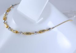 18 K / 750 Hallmarked Yellow and White Gold Chain Necklace