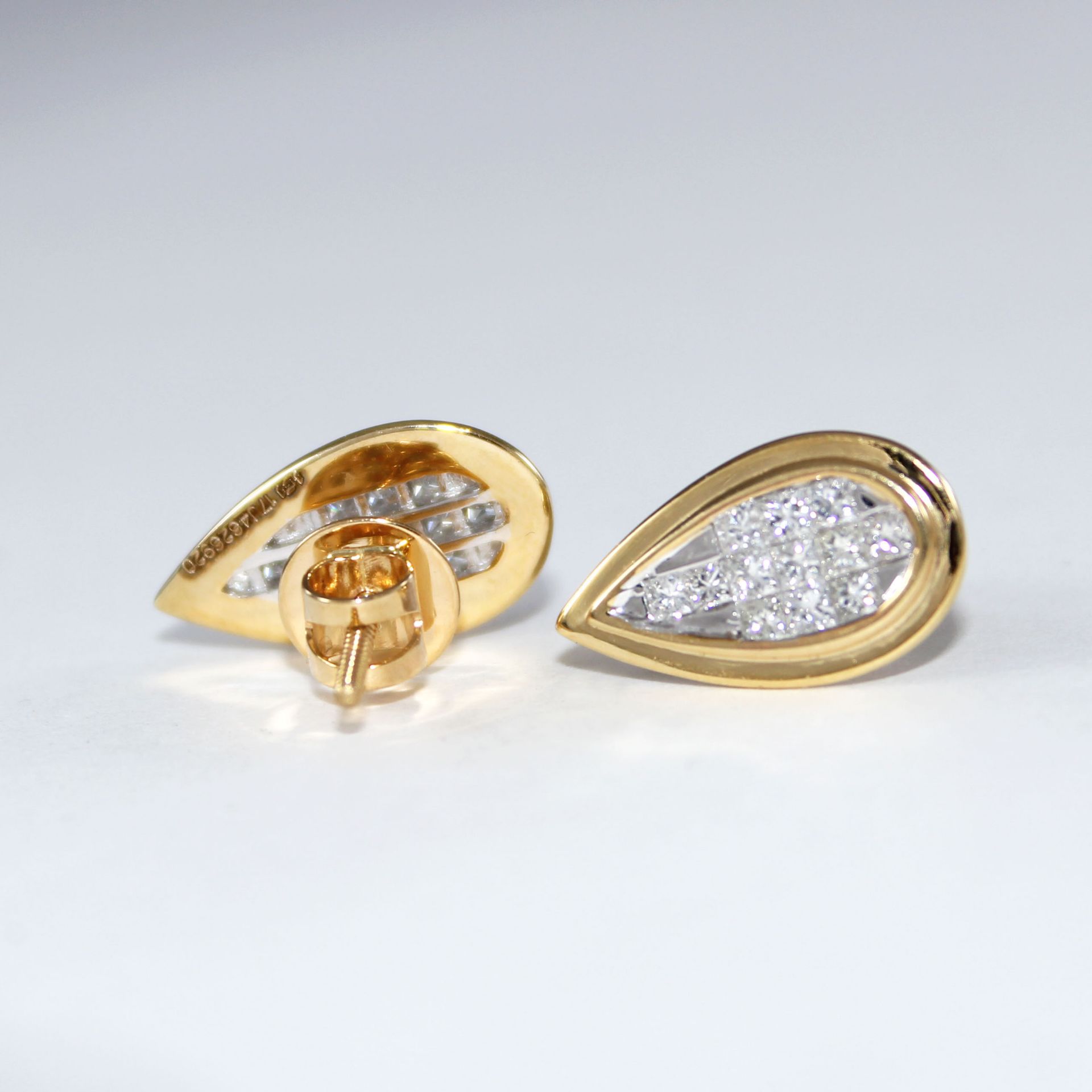 IGI Certified 14 K / 585 Yellow Gold Diamond Earring Studs - Image 2 of 6