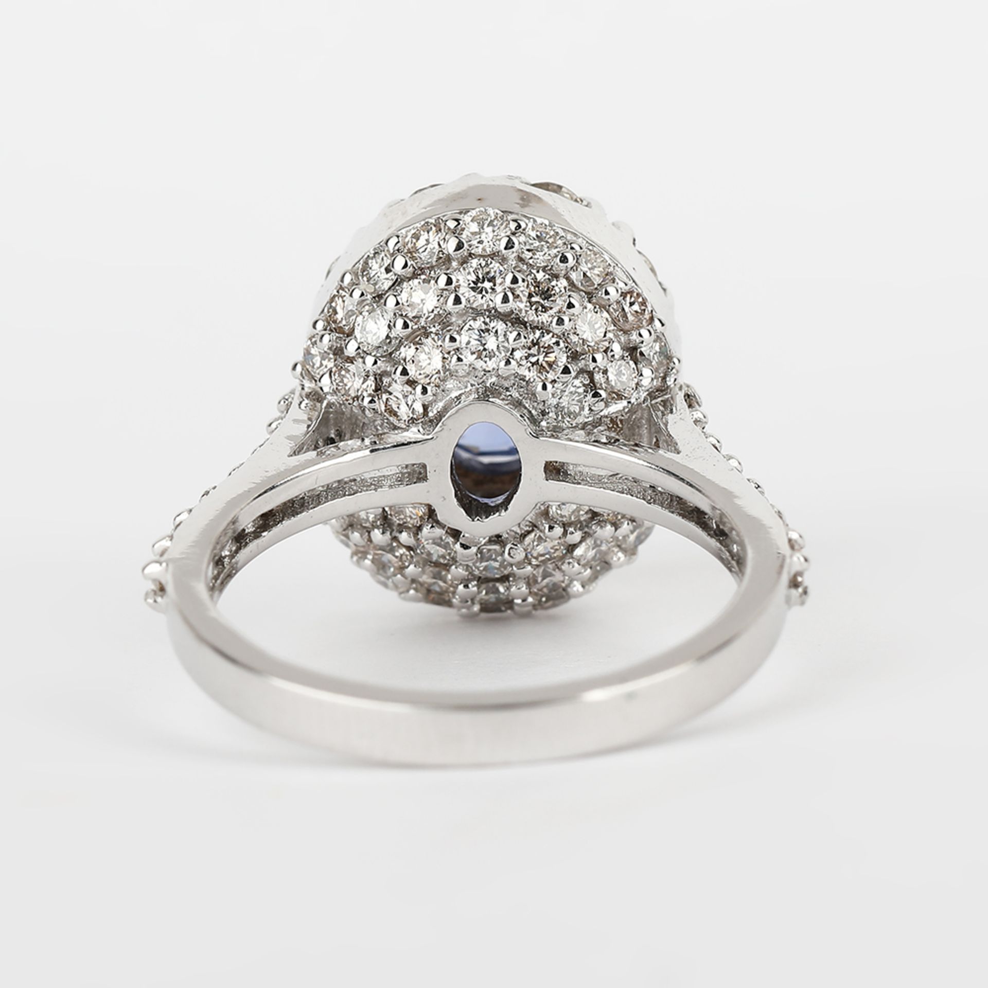 14 K / 585 White Gold Blue Sapphire ( IGI certified ) and Diamond Ring - Image 4 of 6