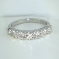 IGI Certified 14 K / 585 White Gold 7 Diamond Ring