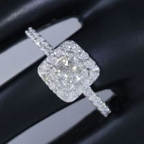 14 K / 585 White Gold Designer Solitaire Diamond ( IGI Certified ) Ring