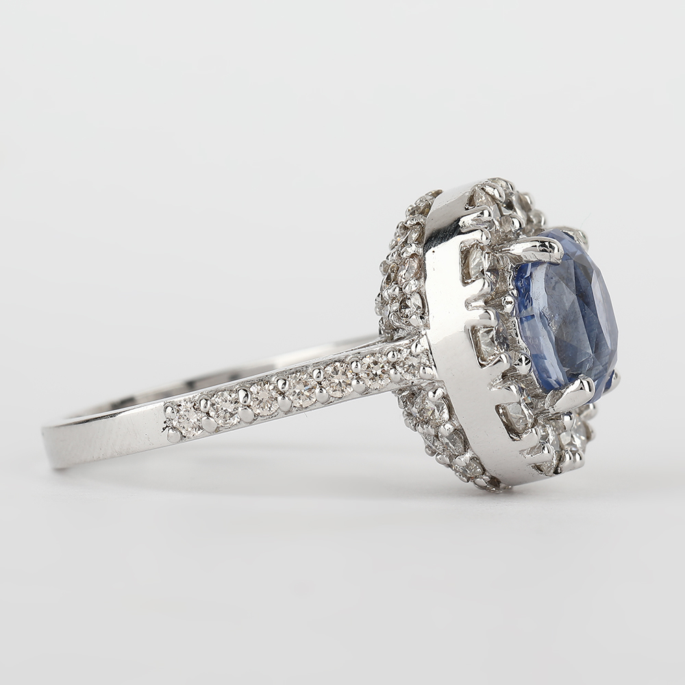 14 K / 585 White Gold Blue Sapphire ( IGI certified ) and Diamond Ring - Image 5 of 6