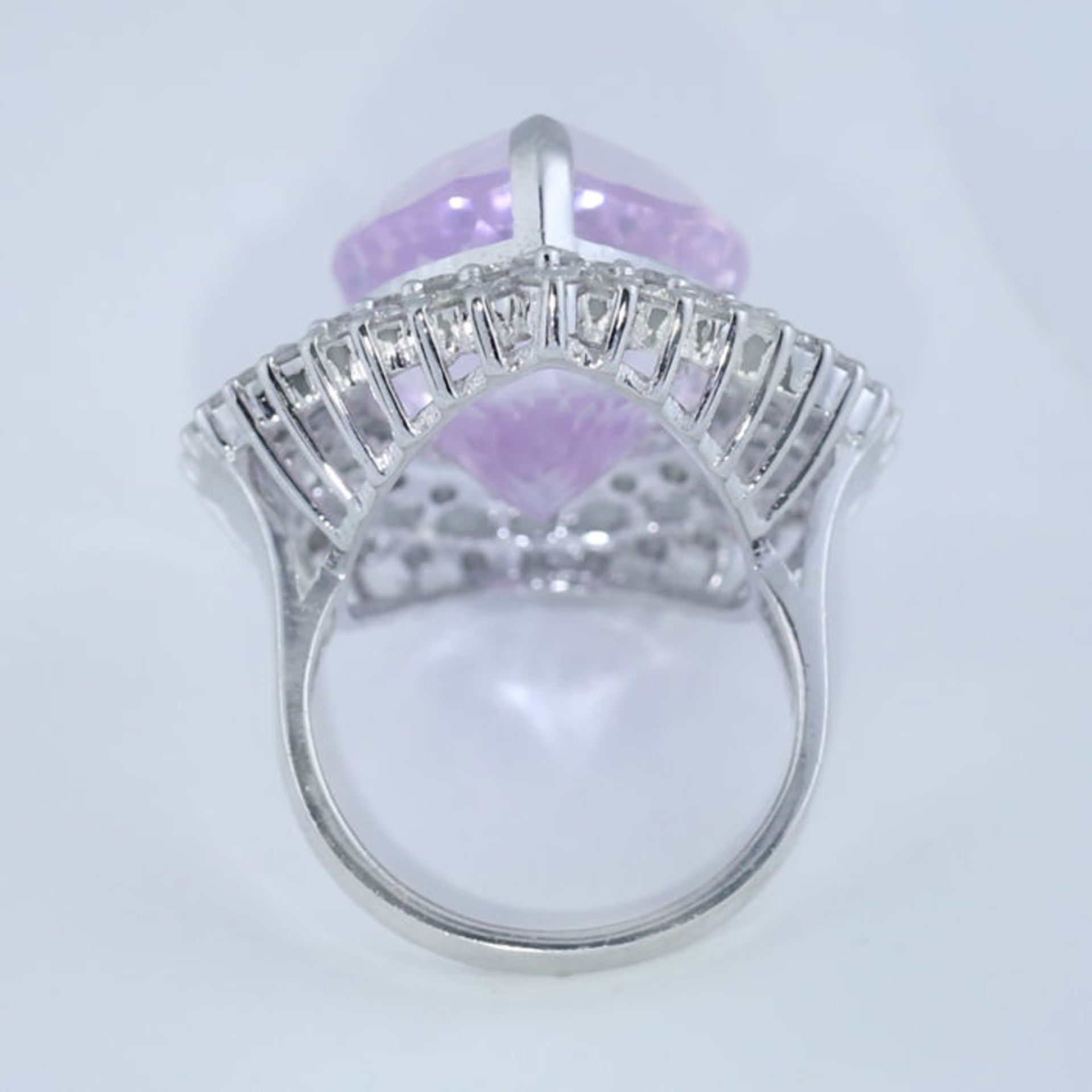 14 K / 585 White Gold Very Unique Large Kunzite (IGI Certified) and Diamond Cocktail Ring - Image 5 of 6