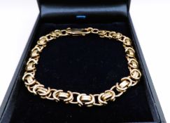 9k Yellow Gold Bracelet 16.2 grams circa 1980's