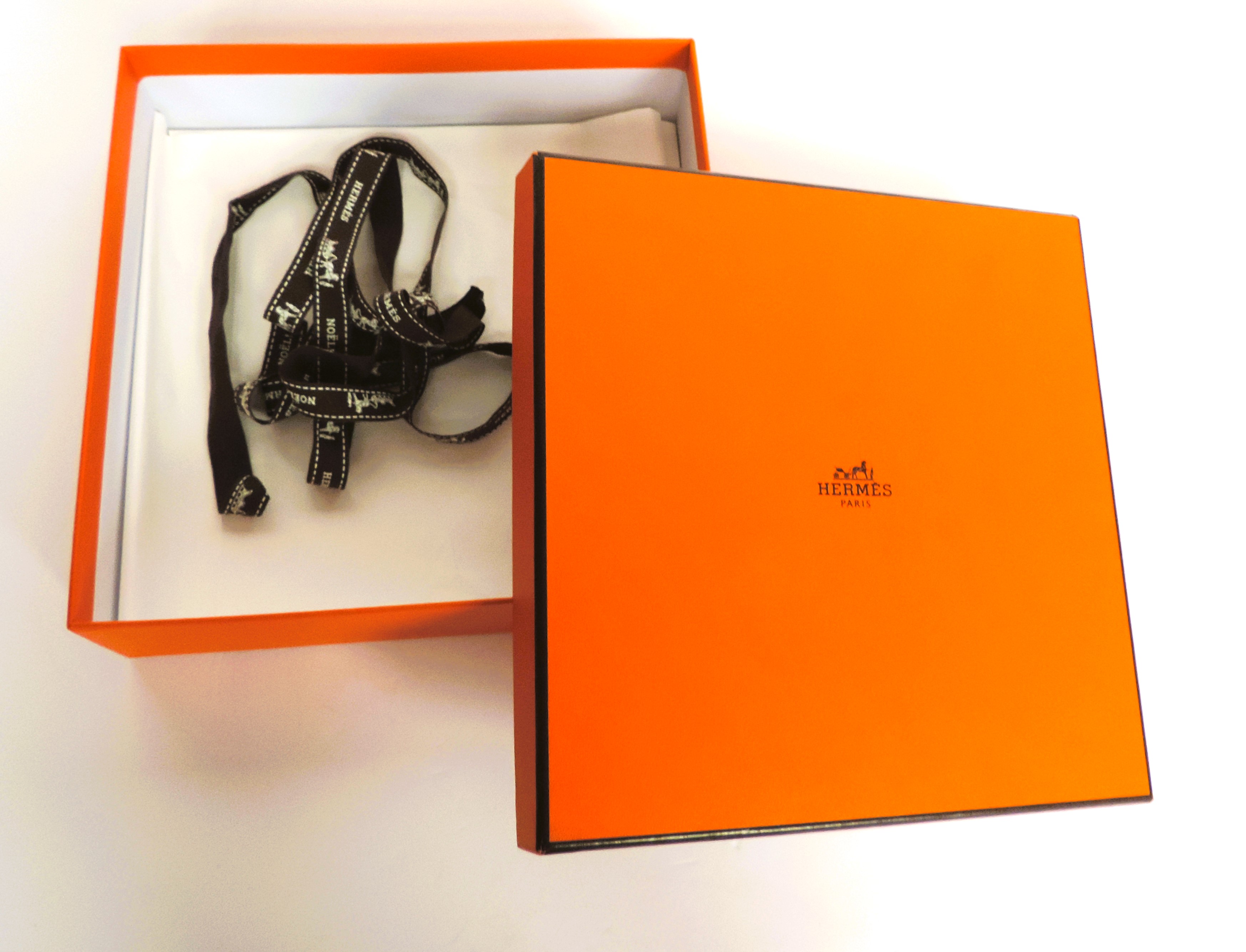 HERMÈS Silk Scarf Paris Modiste Limited Edition By Hugo Grygkar 2006 with Box - Image 7 of 12