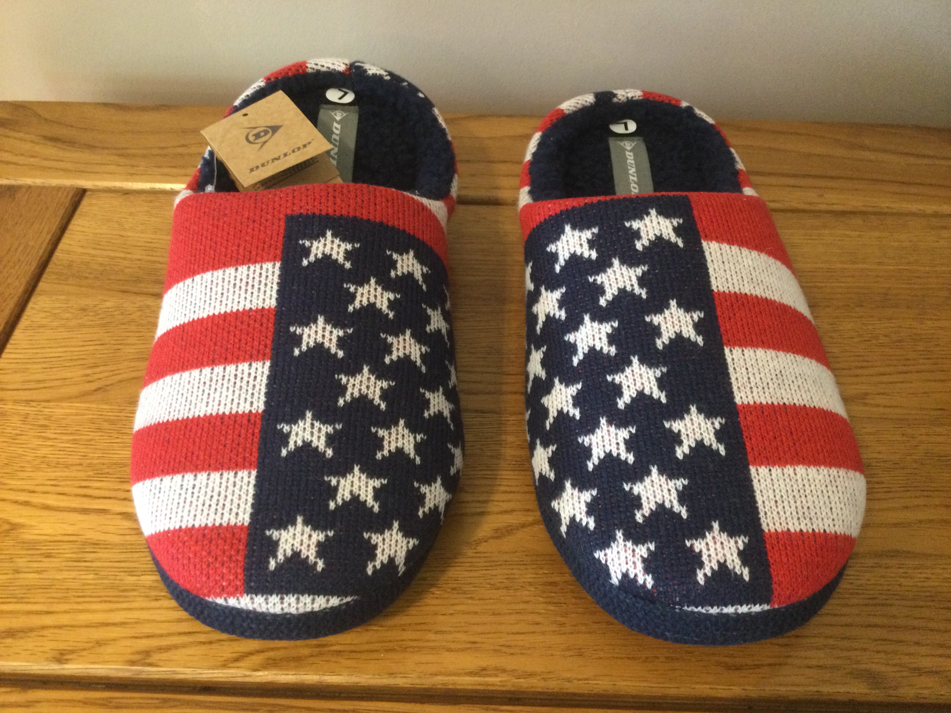 Job Lot 10 x Pairs Men's Dunlop, “USA Stars and Stripes” Memory Foam, Mule Slippers, Size L (10/1... - Image 4 of 7