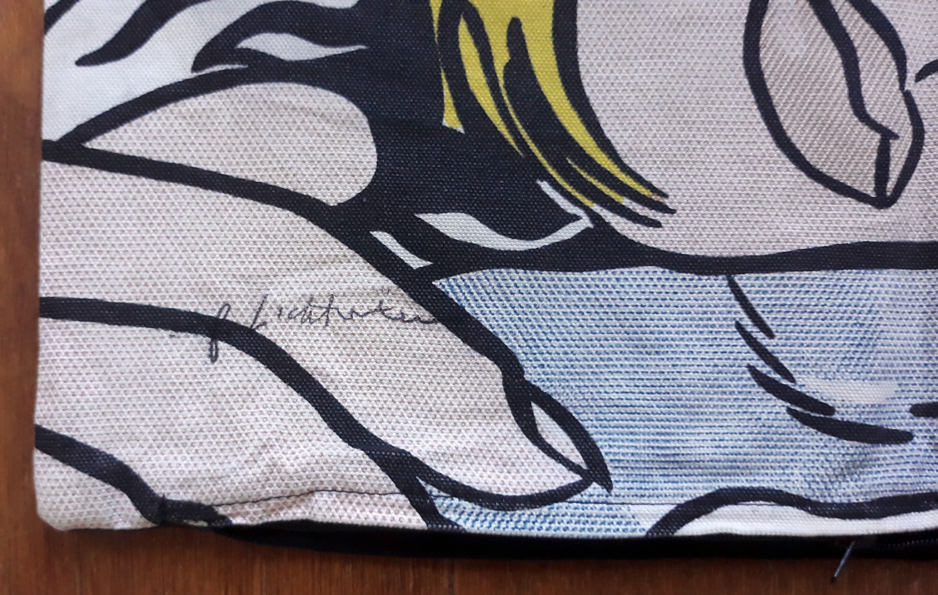 Roy Lichtenstein (Attributed) ‘Hopeless’ TATE Print Cushion Cover Signed (#0266) - Image 3 of 7