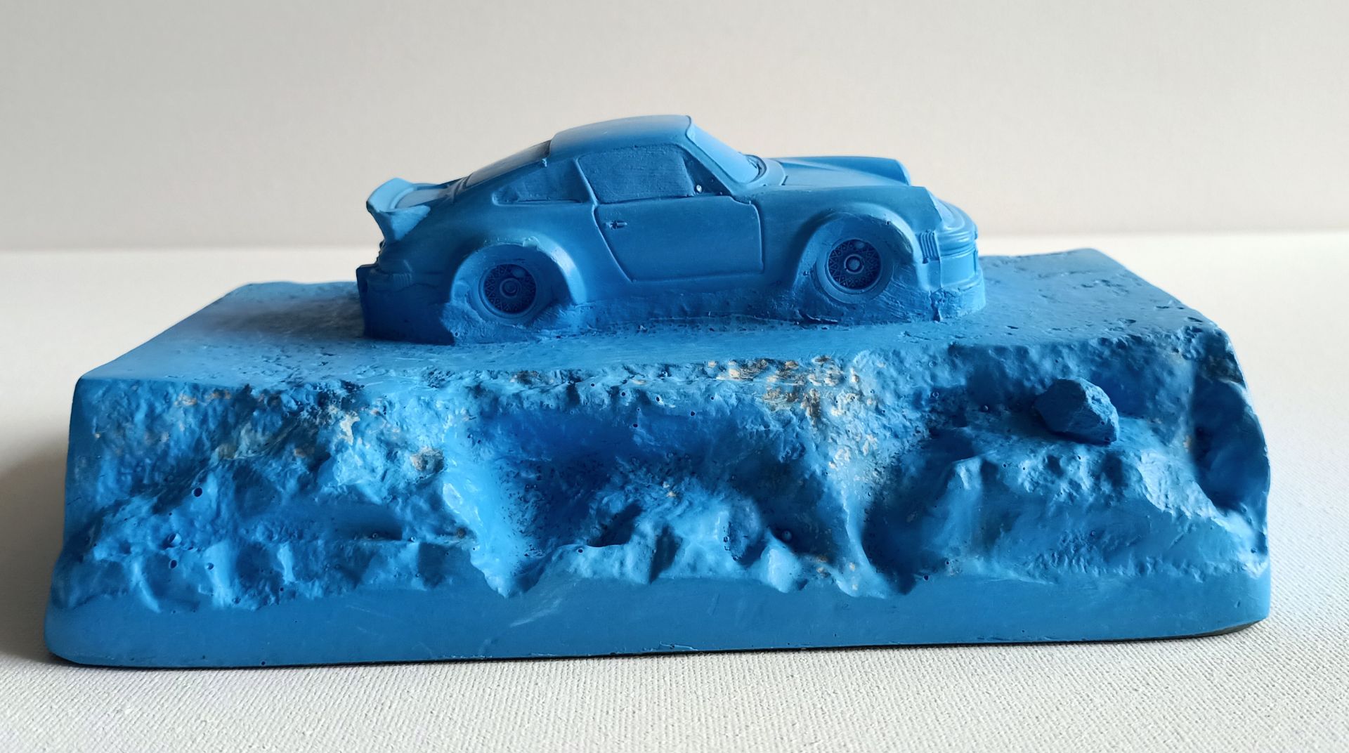 Daniel Arsham (Atibutted) Blue Trail Model Set of 2 Porsche 911 Turbo (#0546) - Image 7 of 10