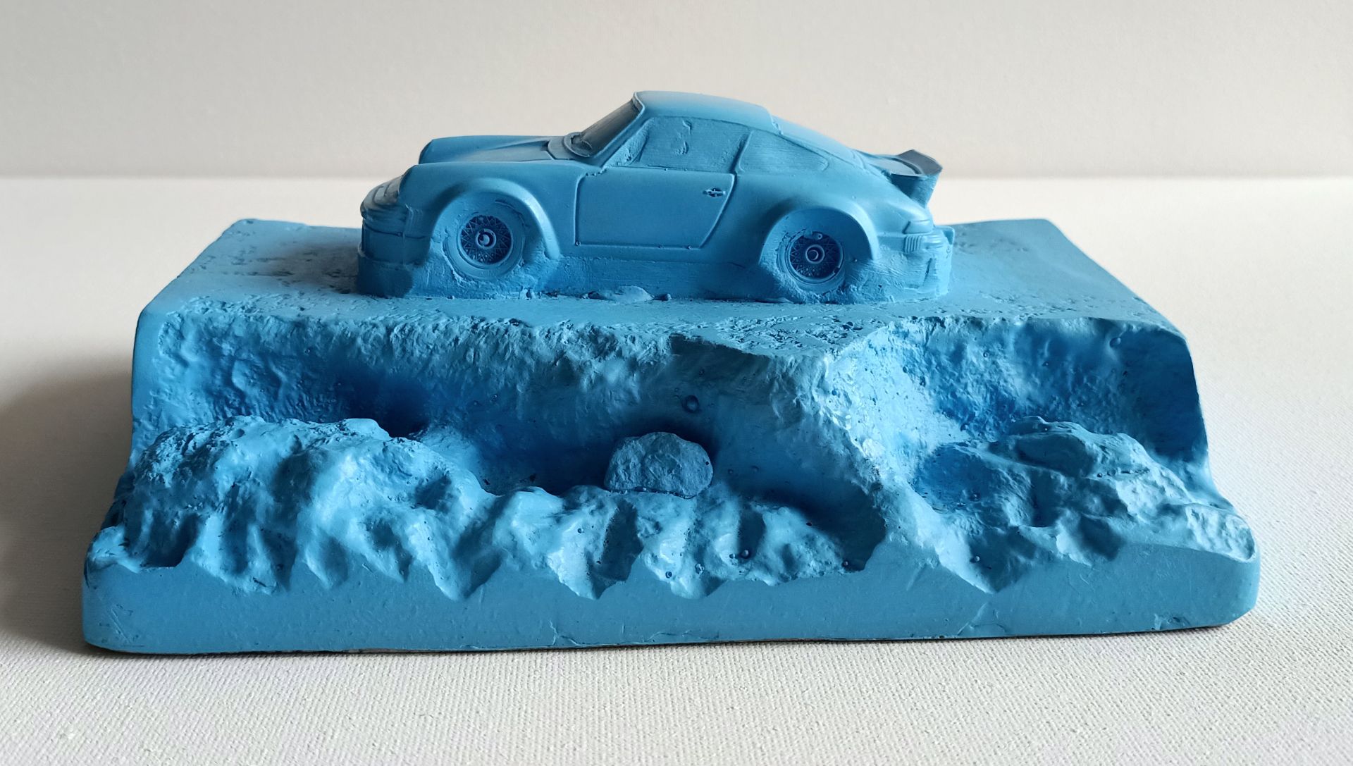 Daniel Arsham (Atibutted) Blue Trail Model Set of 2 Porsche 911 Turbo (#0546) - Image 4 of 10