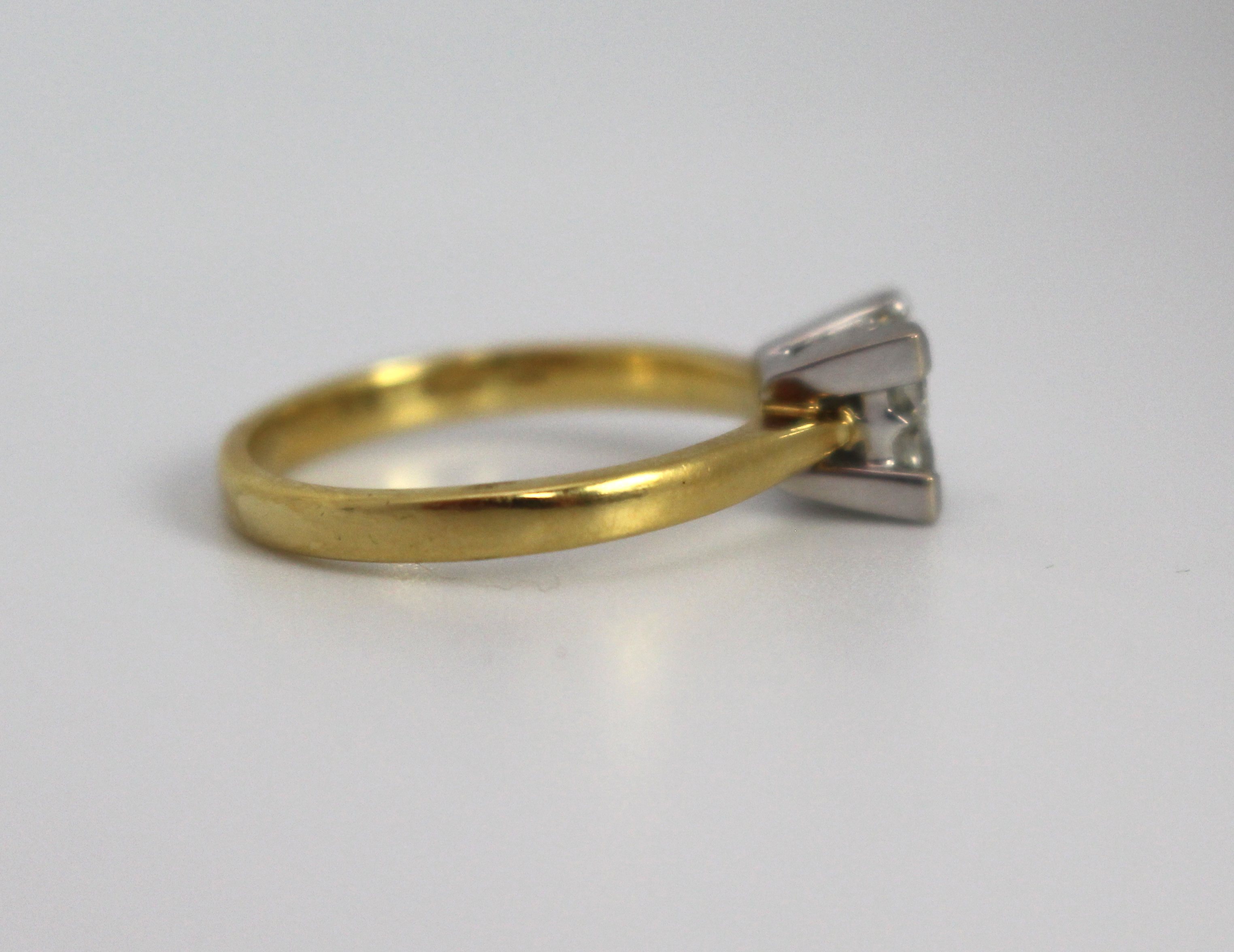 0.50 Carat Diamond Cluster Ring 18ct Gold - Image 3 of 5
