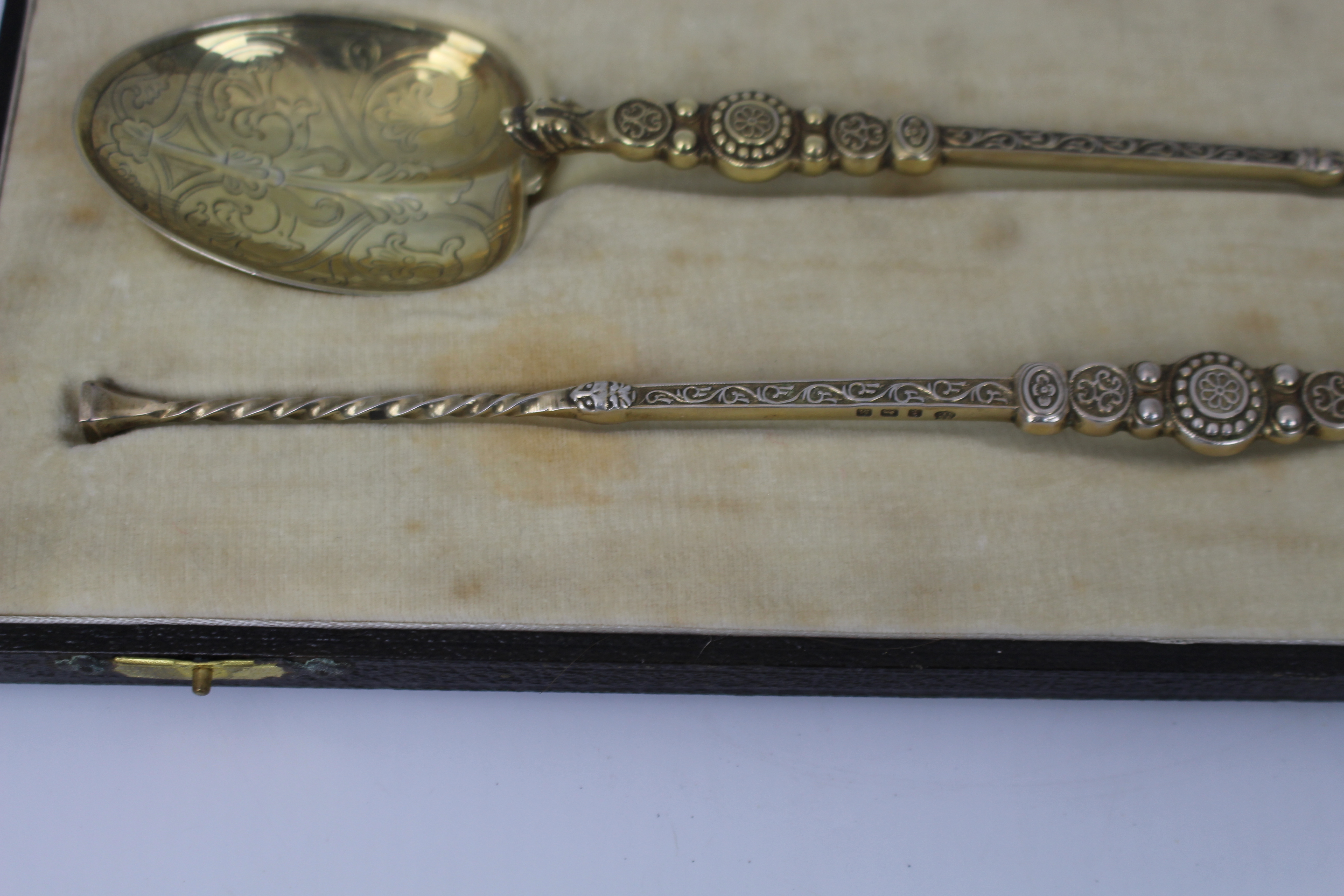 Pair of Cased Silver Gilt Anointing Spoons Birmingham 1936 - Image 4 of 12