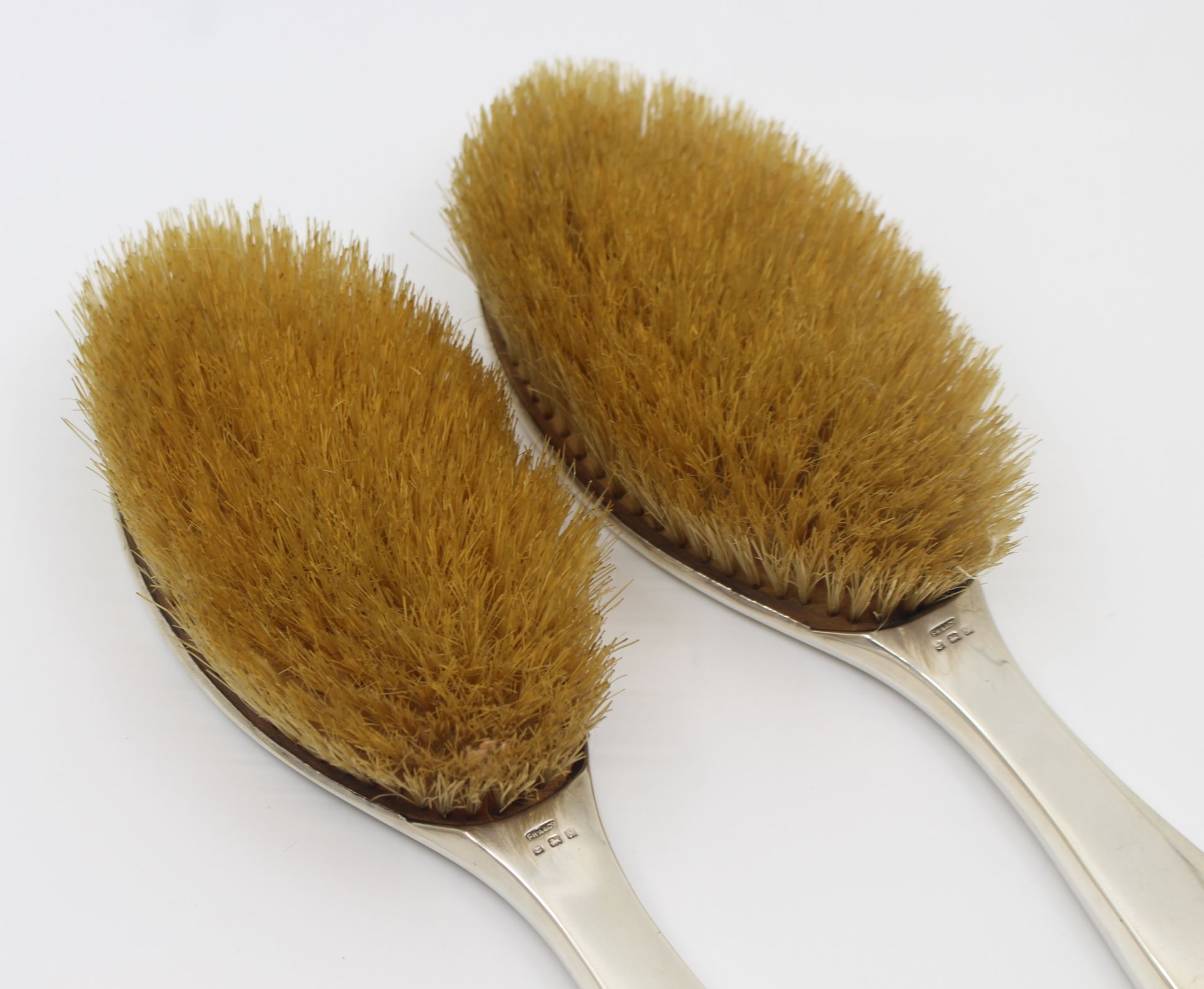 English Five Piece Silver Vanity Brush Set 1923 - Image 15 of 17