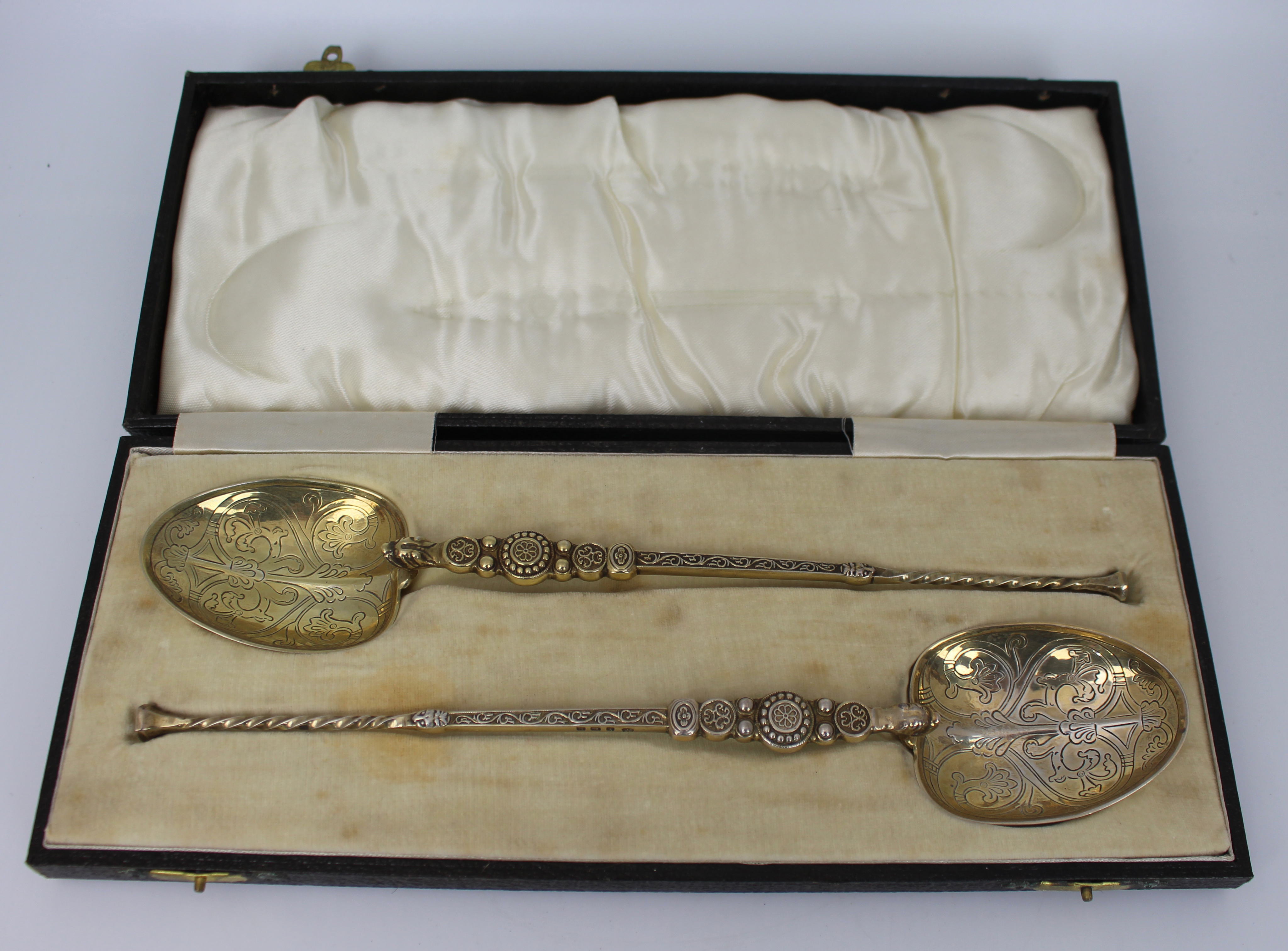 Pair of Cased Silver Gilt Anointing Spoons Birmingham 1936 - Image 3 of 12