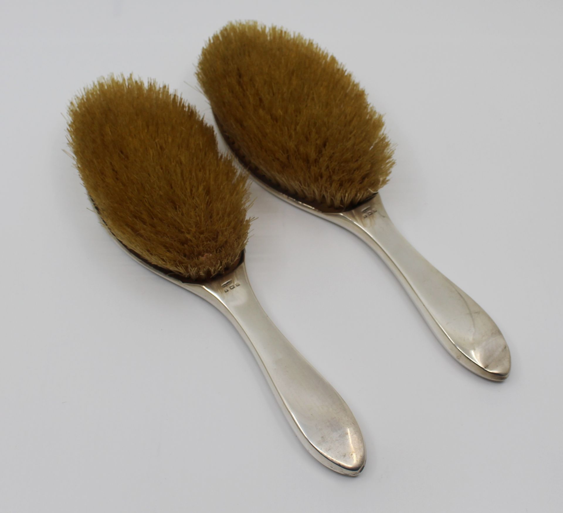 English Five Piece Silver Vanity Brush Set 1923 - Image 12 of 17