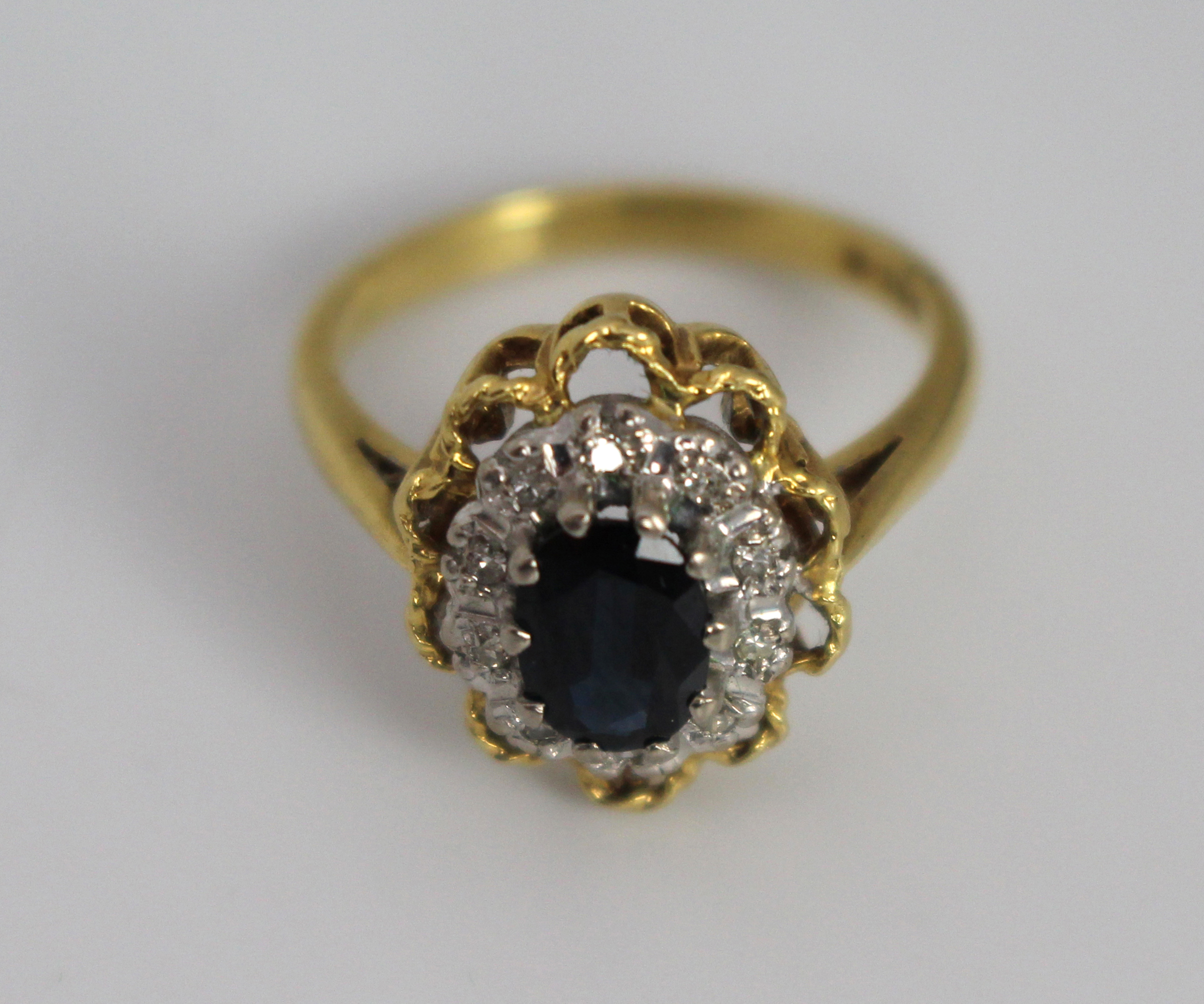 Sapphire & Diamond Ring - Image 2 of 4