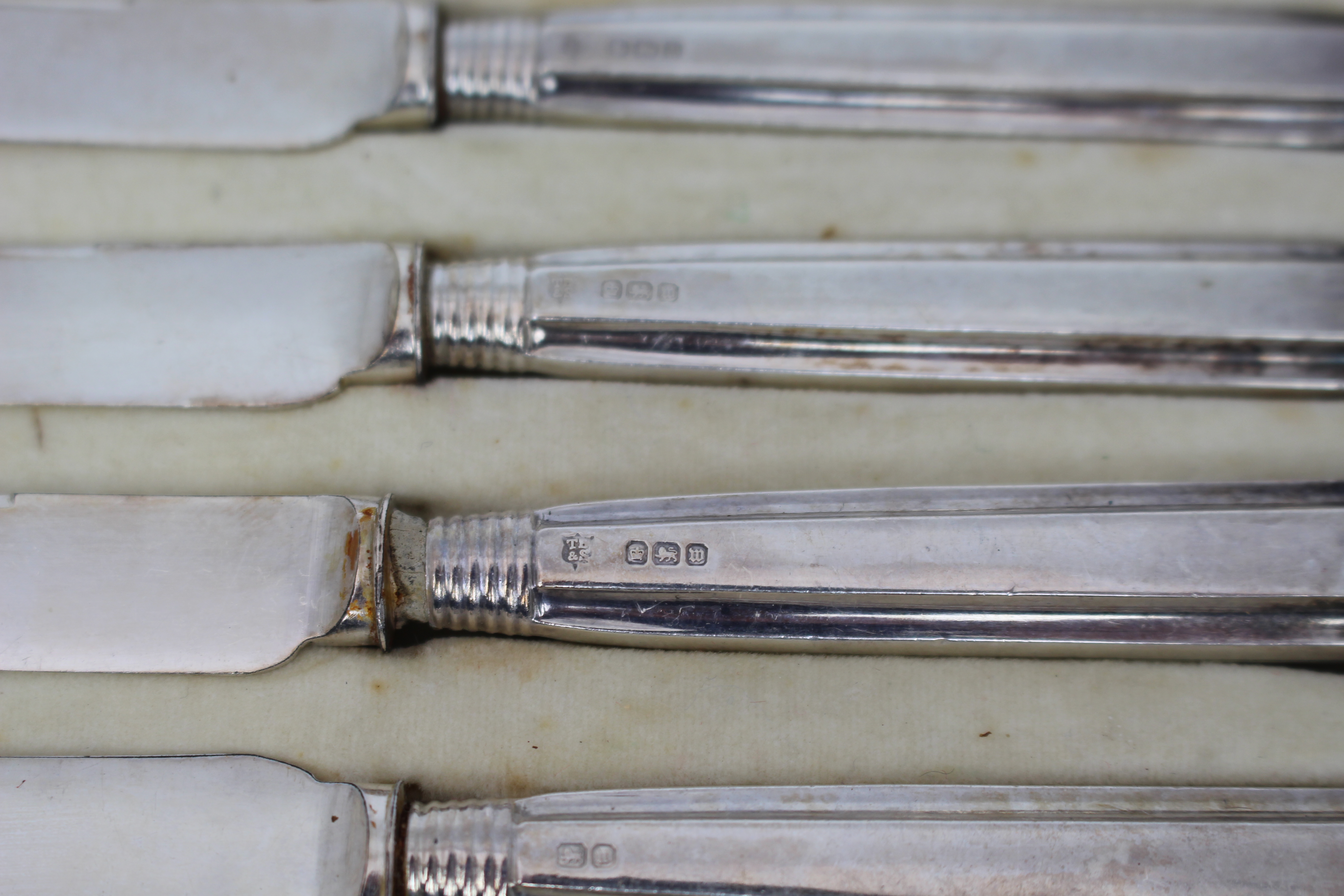 Cased 6 Place Solid Silver Dessert Service Sheffield 1914 - Image 2 of 5