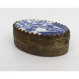 Oriental Blue & White Compact