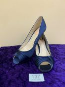 Designer Shoes Navy In Size 4.5. Code 137