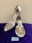 Designer Shoes Ivory/Champagne In Size 42. Code 193