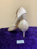 Designer Shoes Ivory/Champagne In Size 42. Code 195