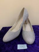 Designer Shoes Silver Size 40 Code 190